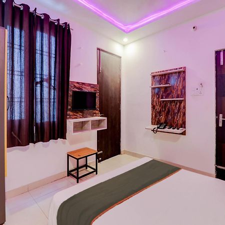 Super Collection O Kiara Guest House ラクナウ エクステリア 写真