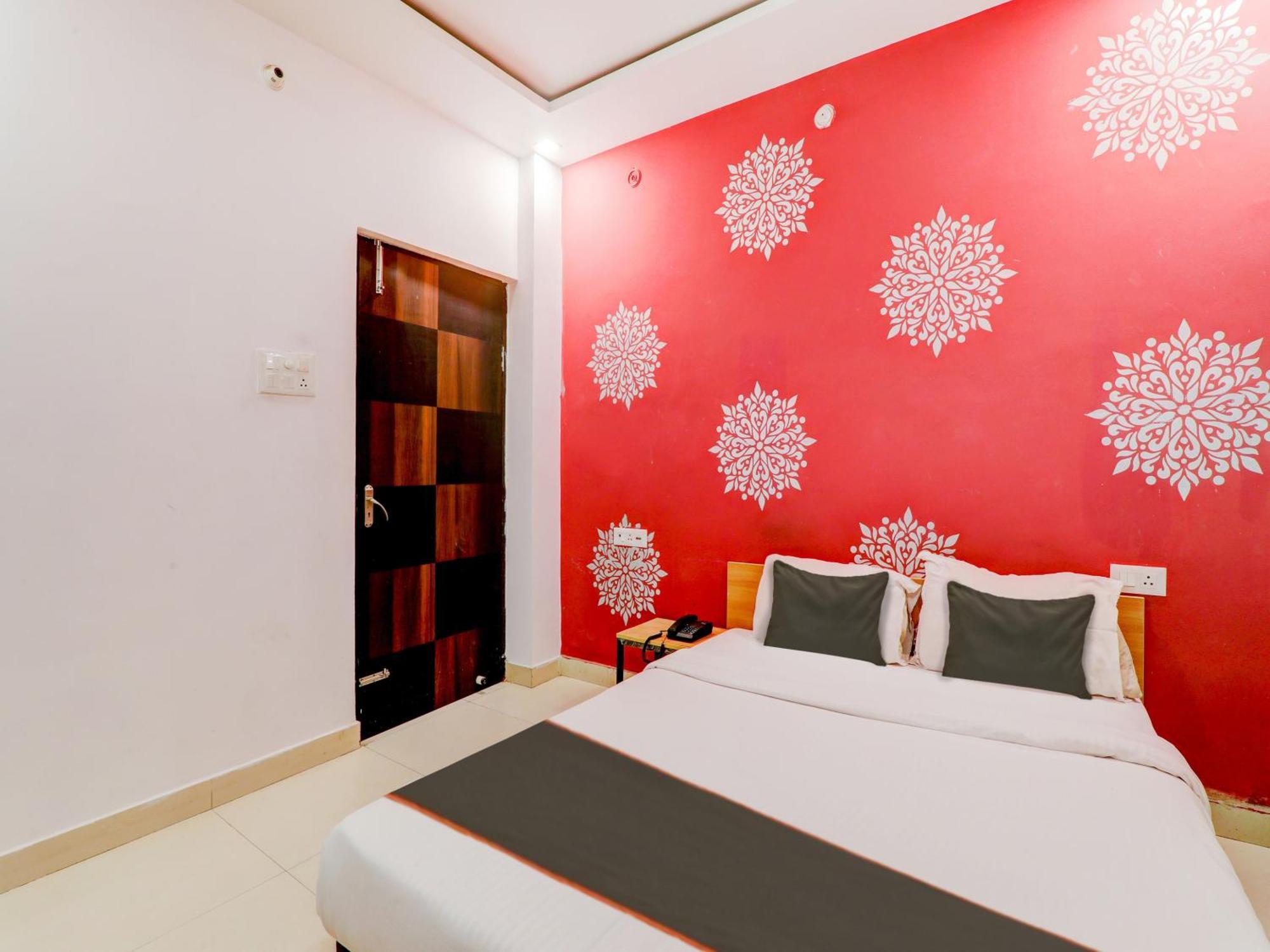 Super Collection O Kiara Guest House ラクナウ エクステリア 写真