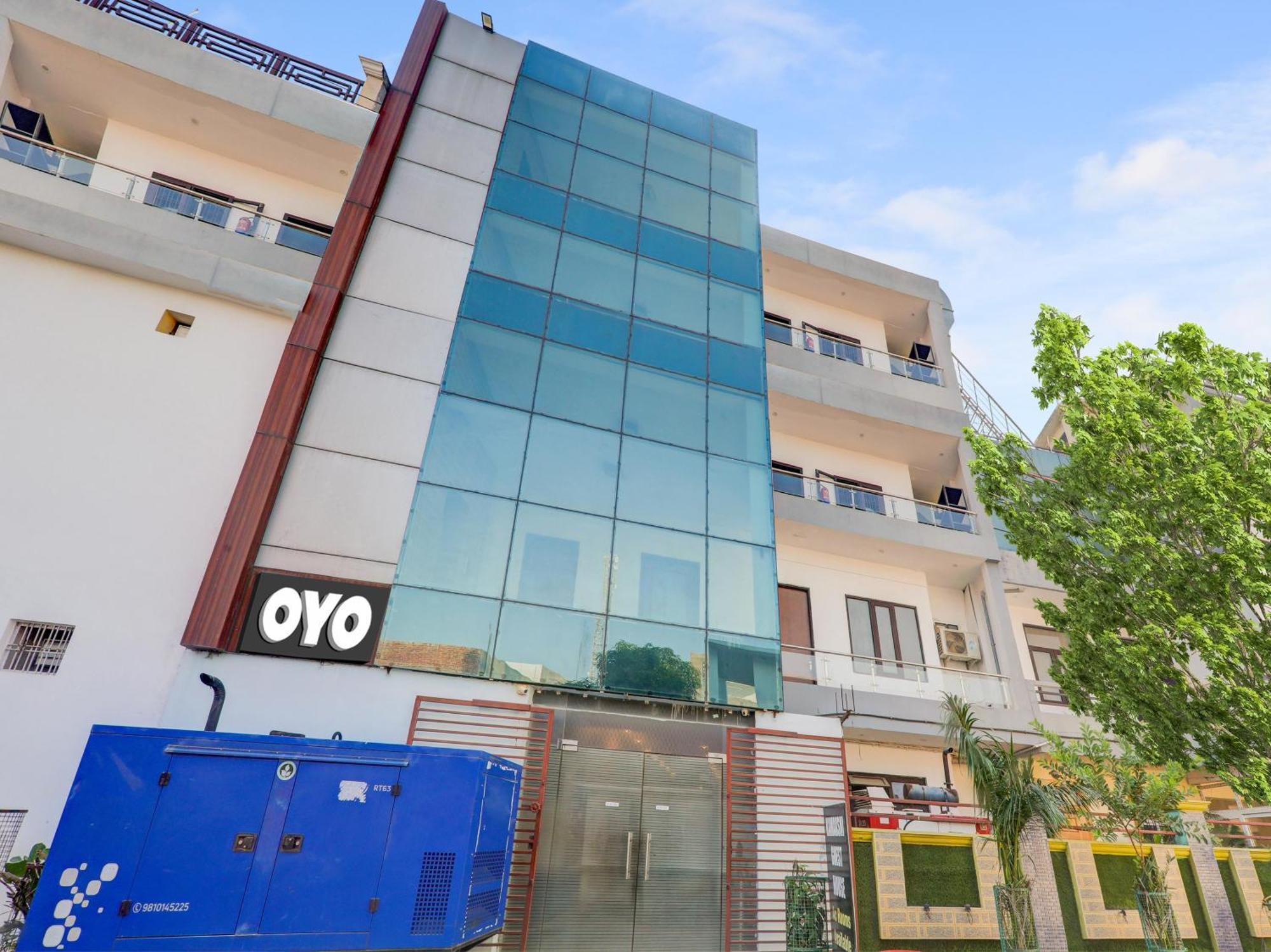 Super Collection O Kiara Guest House ラクナウ エクステリア 写真