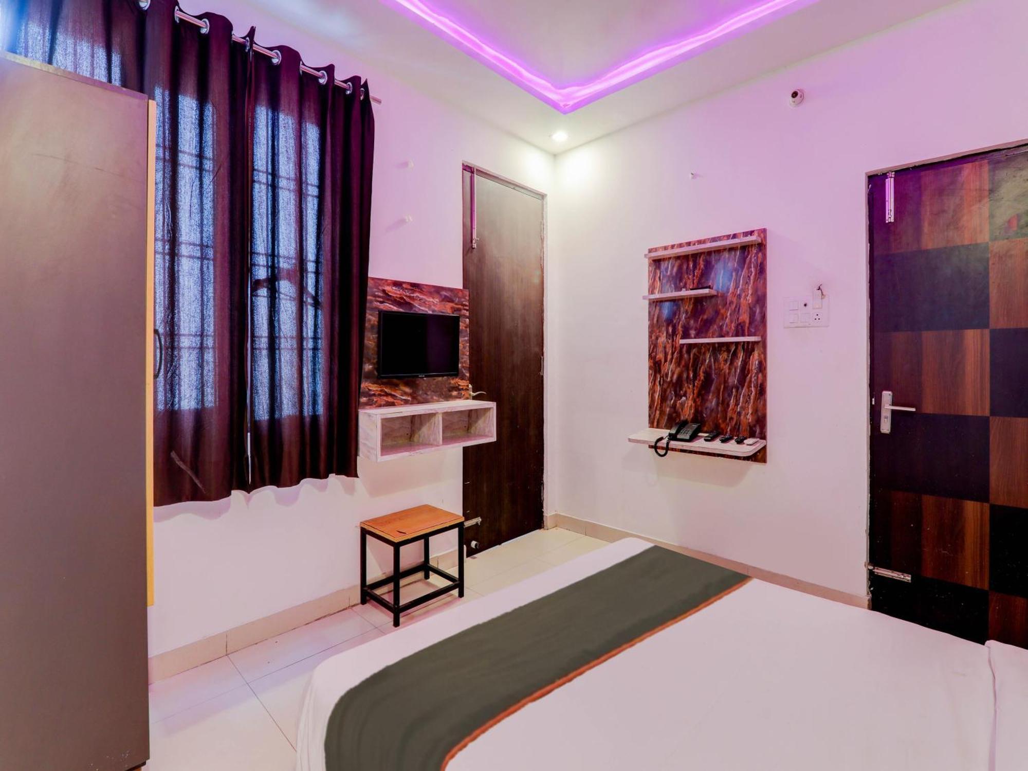 Super Collection O Kiara Guest House ラクナウ エクステリア 写真
