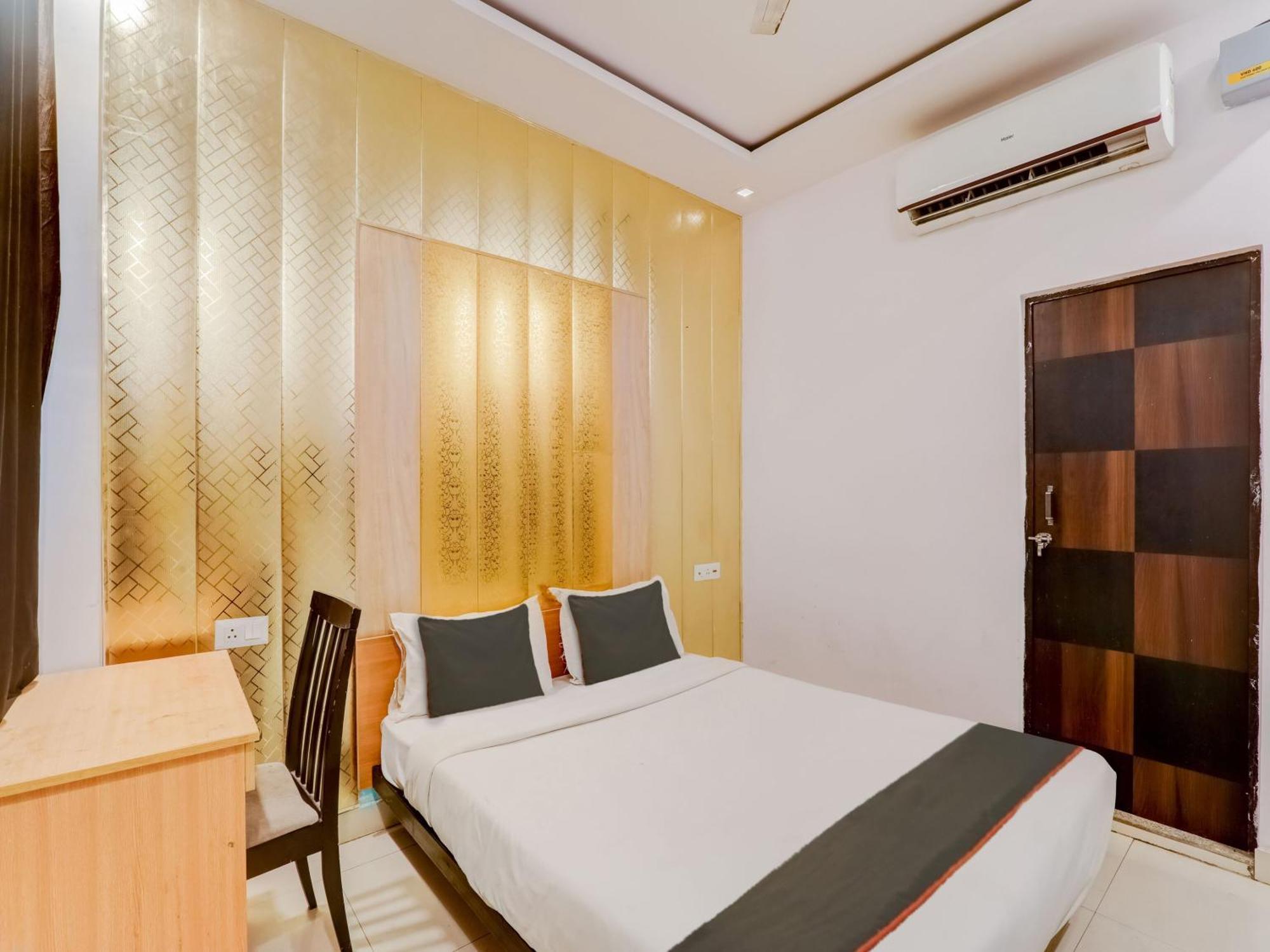 Super Collection O Kiara Guest House ラクナウ エクステリア 写真