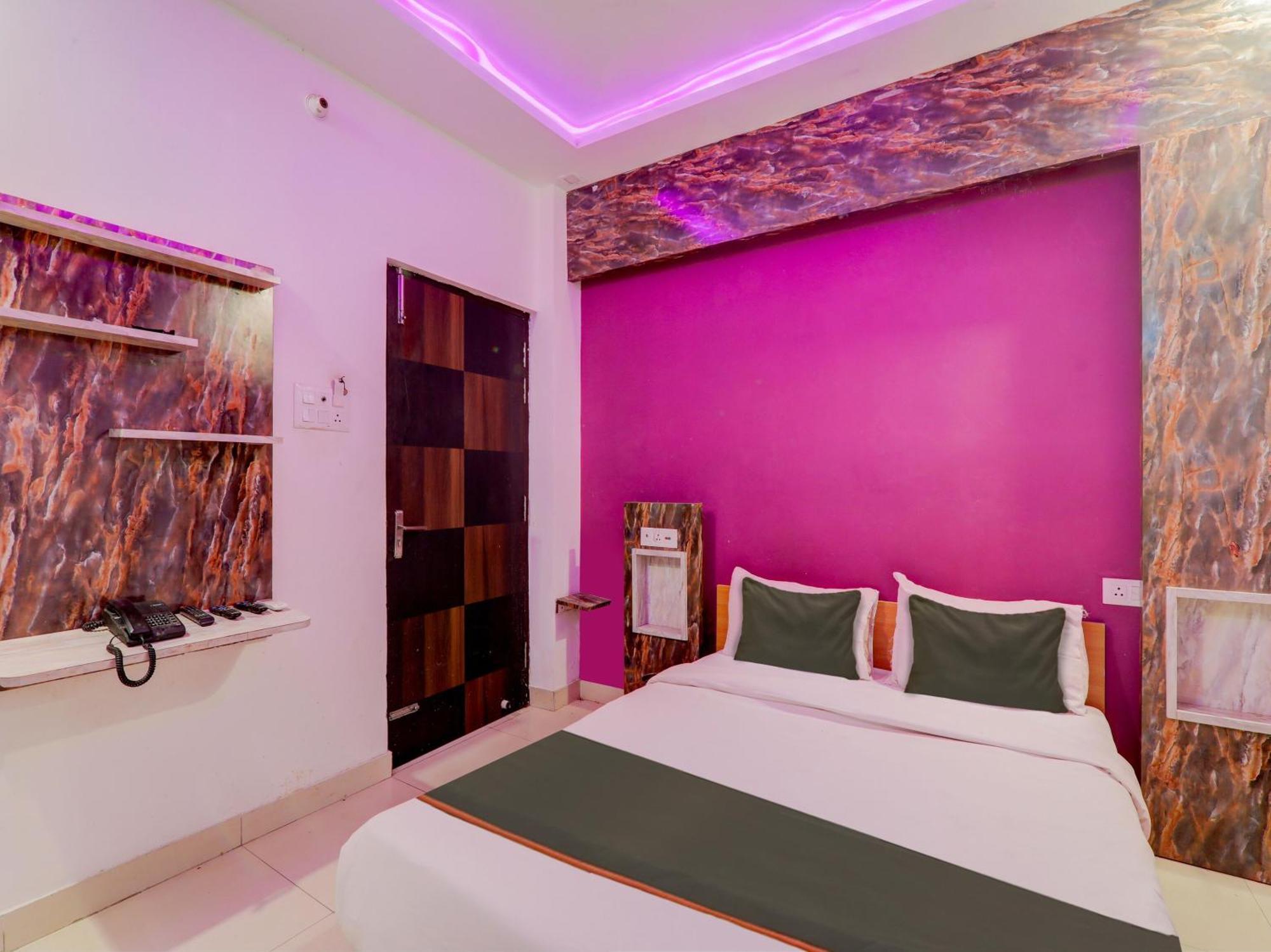 Super Collection O Kiara Guest House ラクナウ エクステリア 写真